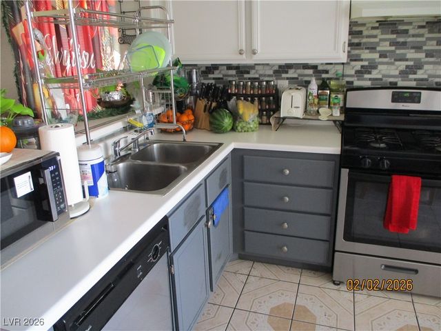 5946 Autumn Harvest Avenue, Las Vegas, NV 89142