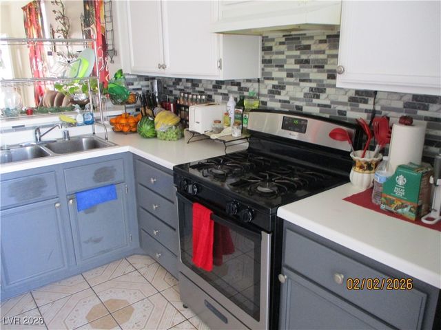 5946 Autumn Harvest Avenue, Las Vegas, NV 89142