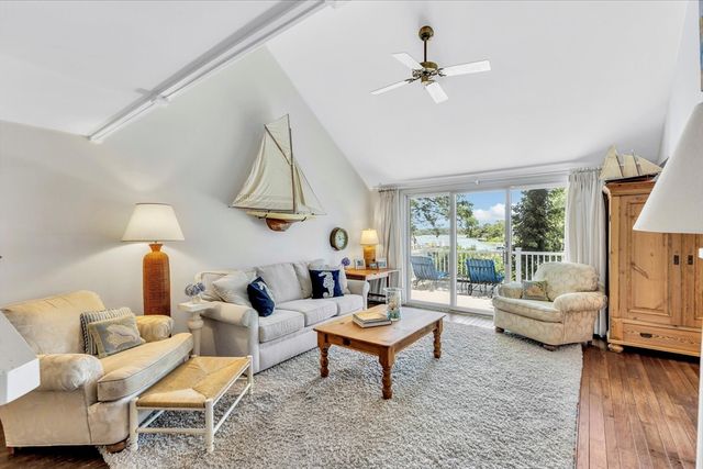 17 Sand Dollar Ln, Mashpee, MA 02649