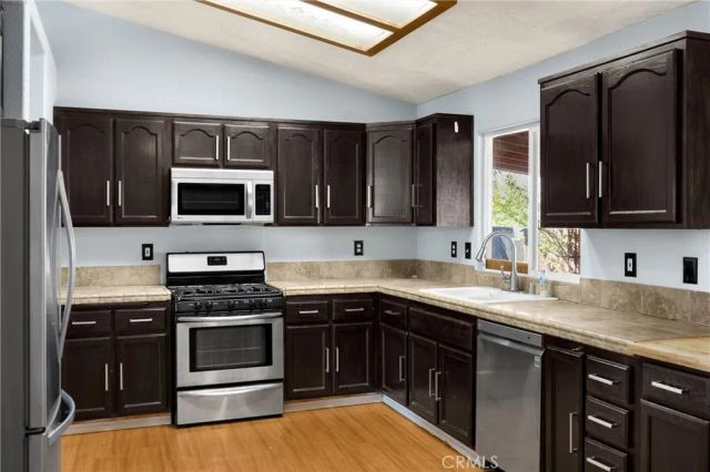 13554 2nd Ave, Victorville, CA 92395