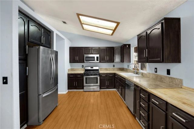 13554 2nd Ave, Victorville, CA 92395