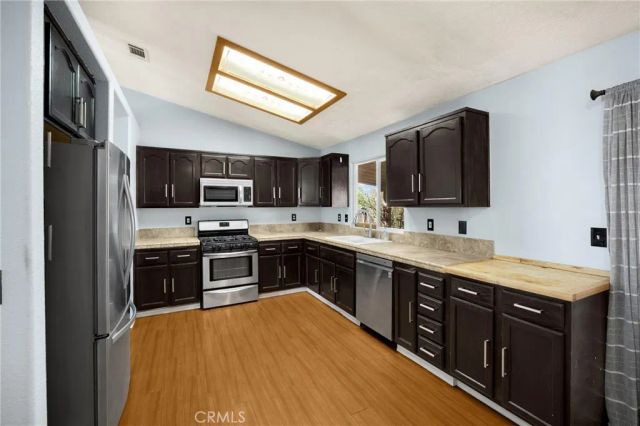 13554 2nd Ave, Victorville, CA 92395