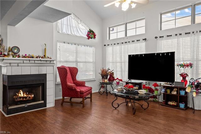 5056 Heathglen CIR, Virginia Beach, VA 23456