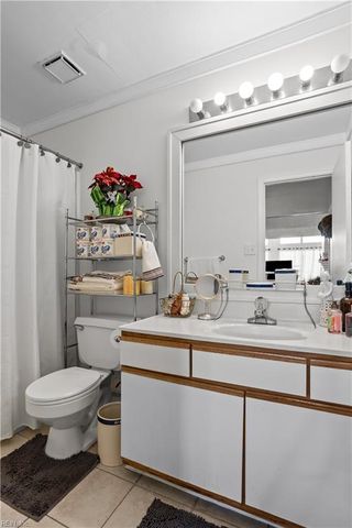 5056 Heathglen CIR, Virginia Beach, VA 23456