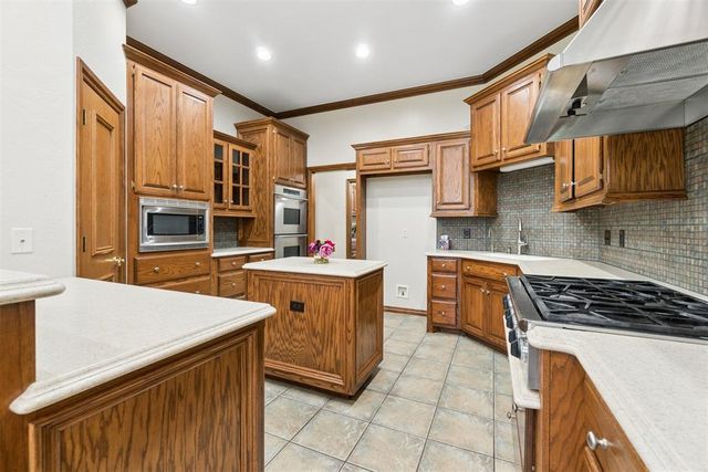 10705 Fairway Avenue, Oklahoma City, OK 73170