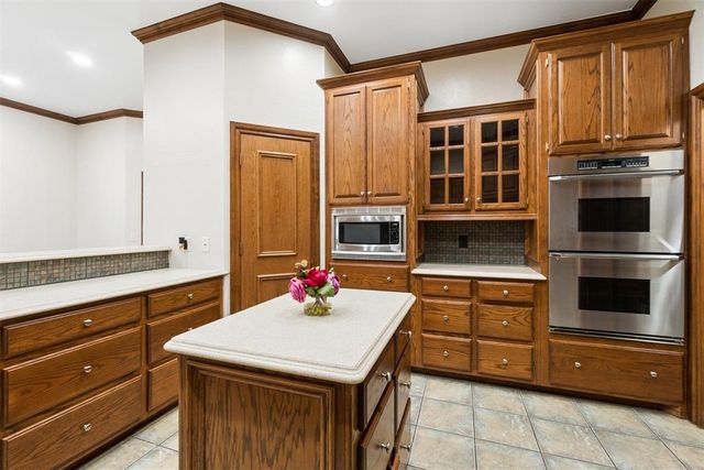 10705 Fairway Avenue, Oklahoma City, OK 73170