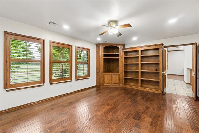 10705 Fairway Avenue, Oklahoma City, OK 73170