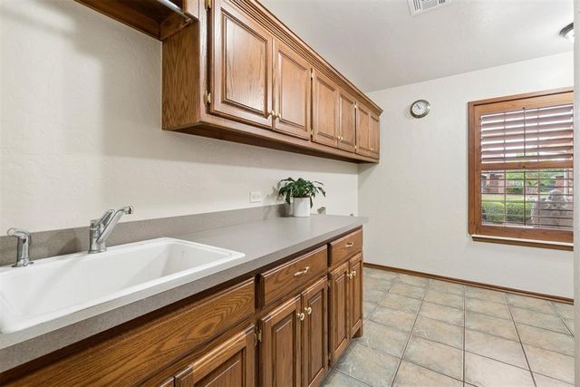 10705 Fairway Avenue, Oklahoma City, OK 73170