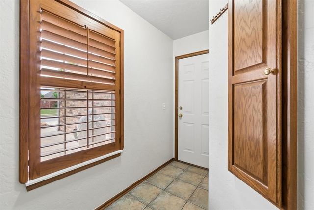 10705 Fairway Avenue, Oklahoma City, OK 73170