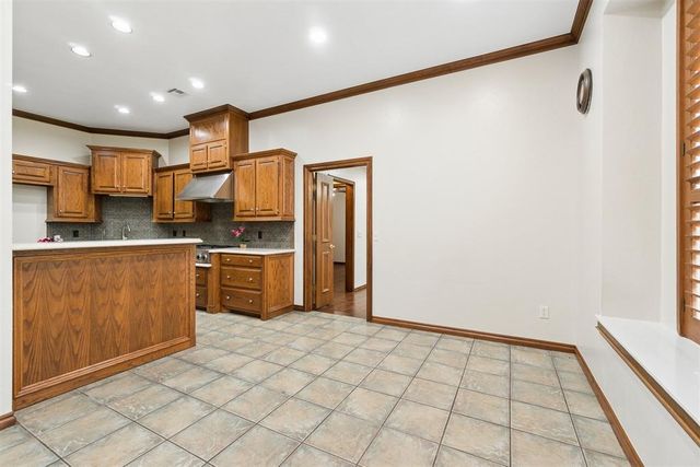 10705 Fairway Avenue, Oklahoma City, OK 73170