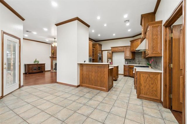 10705 Fairway Avenue, Oklahoma City, OK 73170