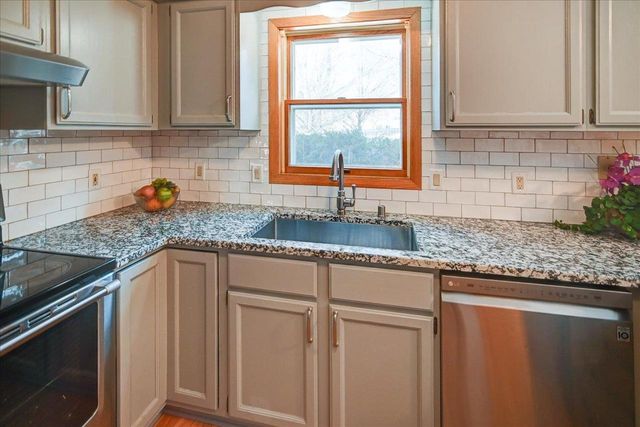 305 N High Point Road, Madison, WI 53717