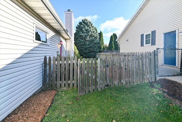 305 N High Point Road, Madison, WI 53717