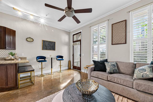 1602 Elgin Street 6, Houston, TX 77004