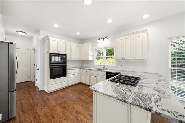 520 Waterside Court, Canton, GA 30114