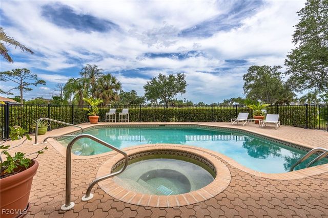 16031 Forest Oaks DR, Fort Myers, FL 33908