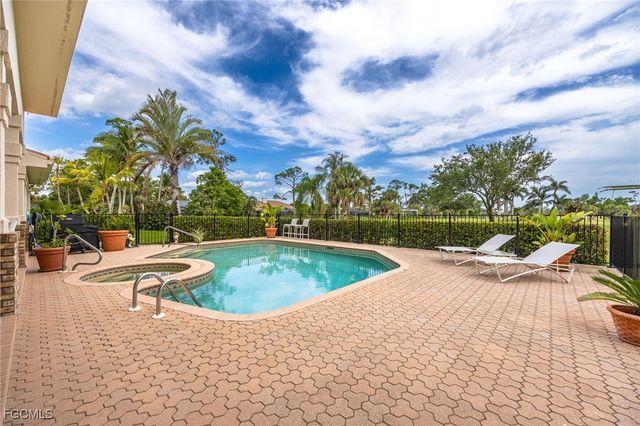 16031 Forest Oaks DR, Fort Myers, FL 33908