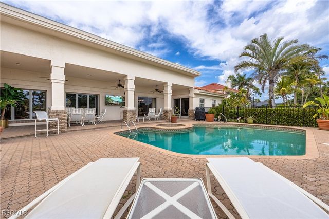 16031 Forest Oaks DR, Fort Myers, FL 33908