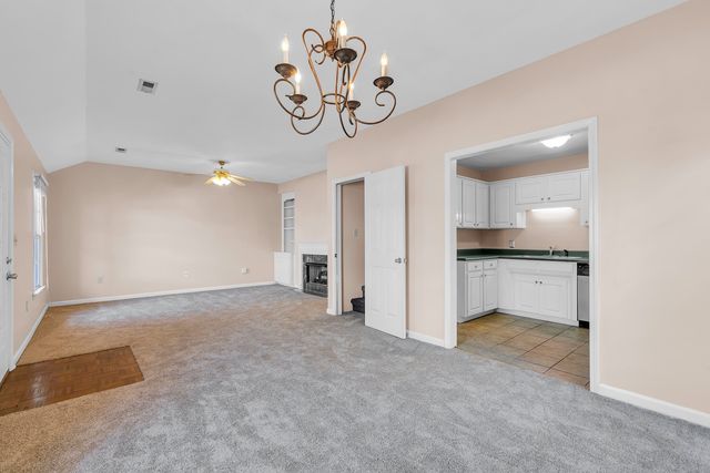 350 W Pointe Drive, Spartanburg, SC 29301