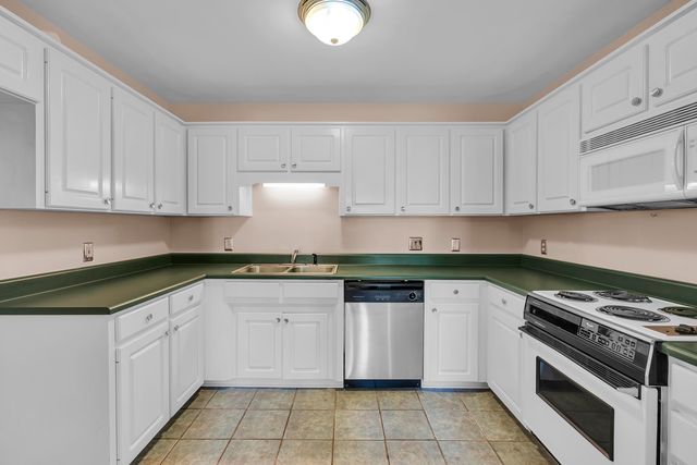 350 W Pointe Drive, Spartanburg, SC 29301