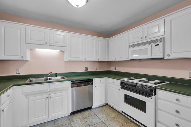 350 W Pointe Drive, Spartanburg, SC 29301