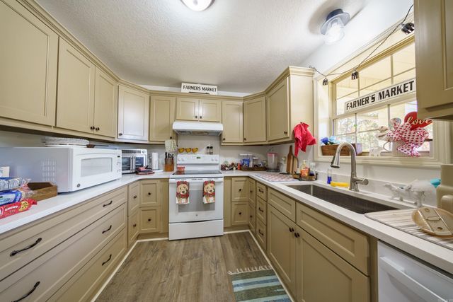 151 Rich Hollow, Batesville, AR 72501