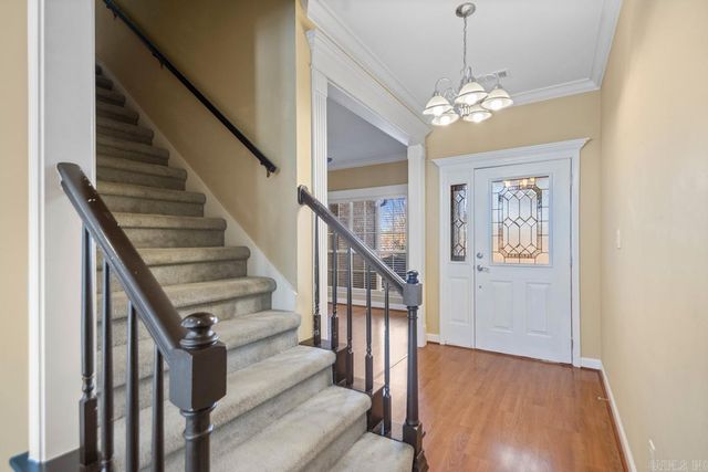 44 W Point Dr, Maumelle, AR 72113