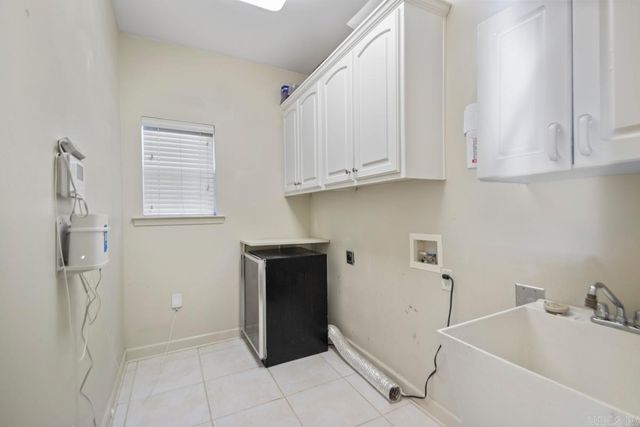 44 W Point Dr, Maumelle, AR 72113