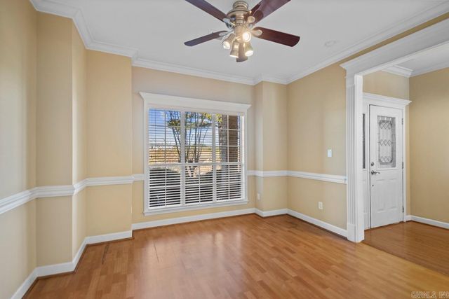 44 W Point Dr, Maumelle, AR 72113