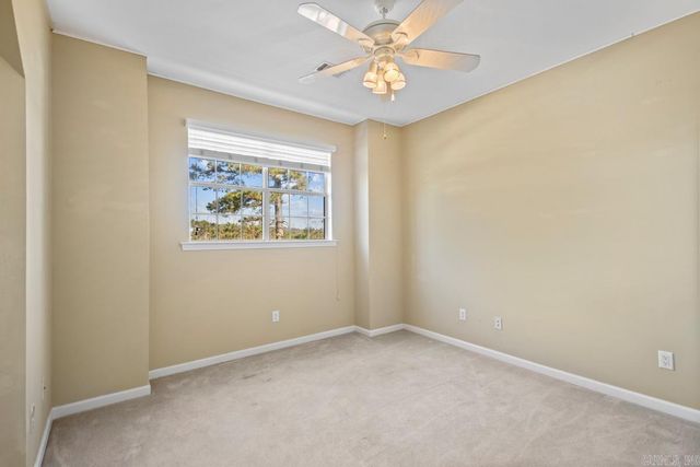 44 W Point Dr, Maumelle, AR 72113