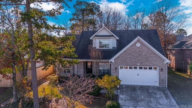44 W Point Dr, Maumelle, AR 72113