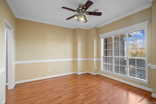 44 W Point Dr, Maumelle, AR 72113