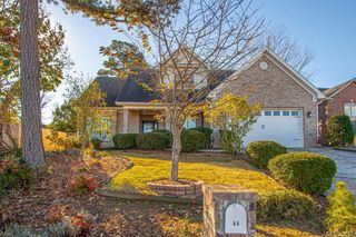 44 W Point Dr, Maumelle, AR 72113