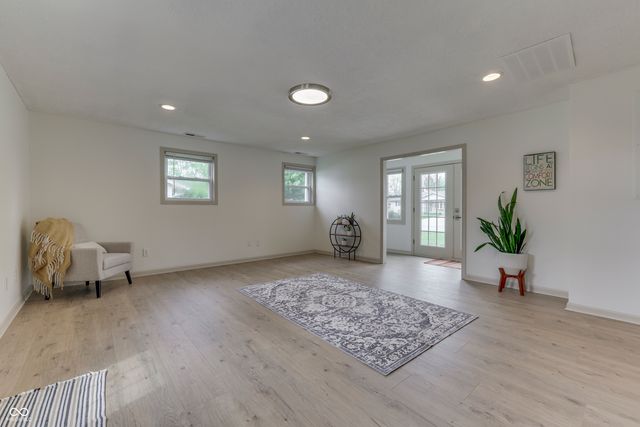 146 Parkview Drive, Whiteland, IN 46184