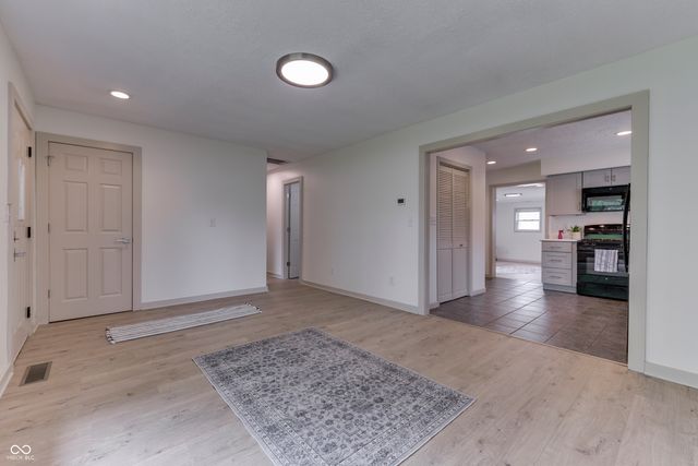 146 Parkview Drive, Whiteland, IN 46184