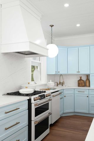 2218 Myrtle Avenue, Sullivans Island, SC 29482