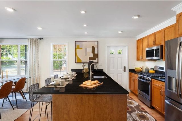 13 Independence Dr 13, Brookline, MA 02467