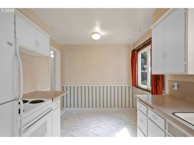 3270 WOOD Ave, Eugene, OR 97402