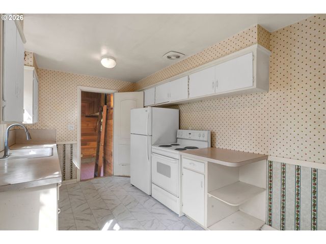 3270 WOOD Ave, Eugene, OR 97402