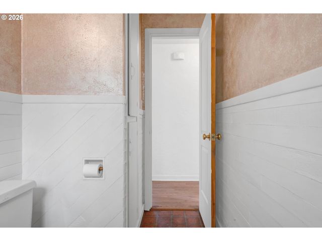 3270 WOOD Ave, Eugene, OR 97402