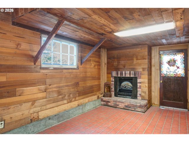 3270 WOOD Ave, Eugene, OR 97402