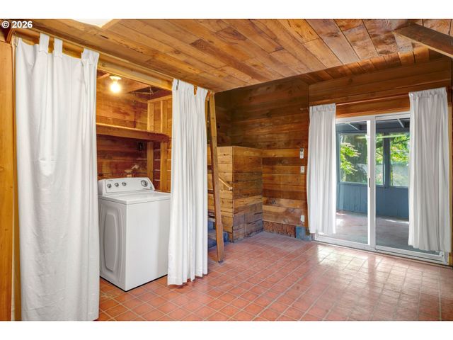 3270 WOOD Ave, Eugene, OR 97402