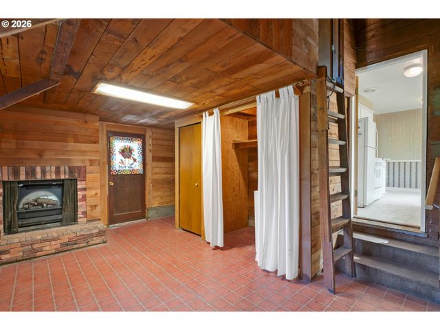 3270 WOOD Ave, Eugene, OR 97402