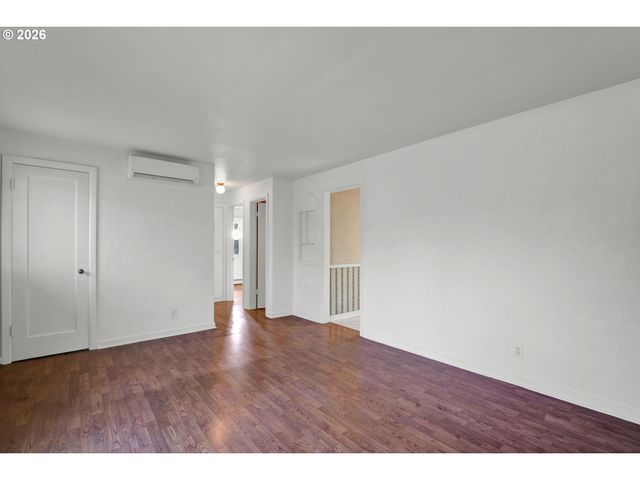 3270 WOOD Ave, Eugene, OR 97402