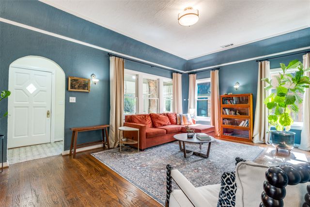 1107 Sarasota Circle, Dallas, TX 75223