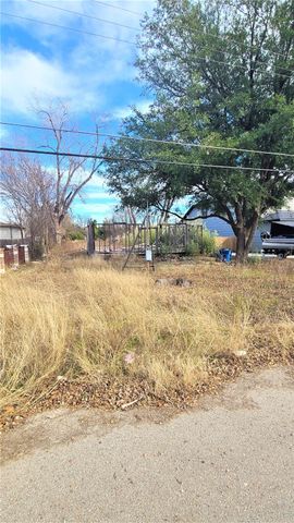 4422 Highland Street, Lancaster, TX 75134