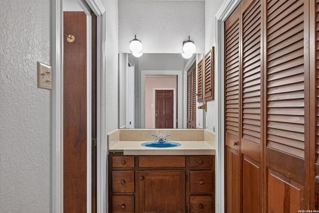 2634 County Road 4713, Lacoste, TX 78039