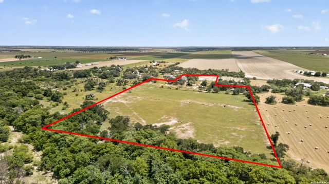 2634 County Road 4713, Lacoste, TX 78039