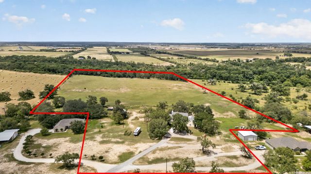 2634 County Road 4713, Lacoste, TX 78039