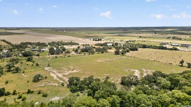 2634 County Road 4713, Lacoste, TX 78039